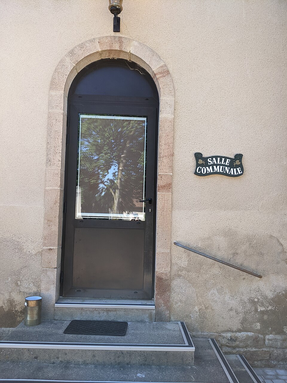 Salle Communale de Baron, Baron