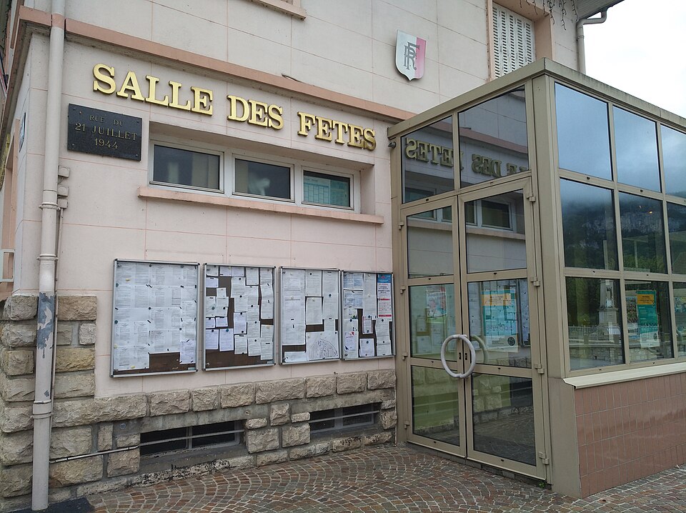 Salle des fêtes de Dortan, Dortan
