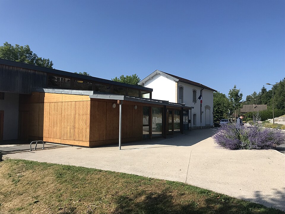 Salle des fêtes de Lavans-lès-Saint-Claude, Lavans-lès-Saint-Claude