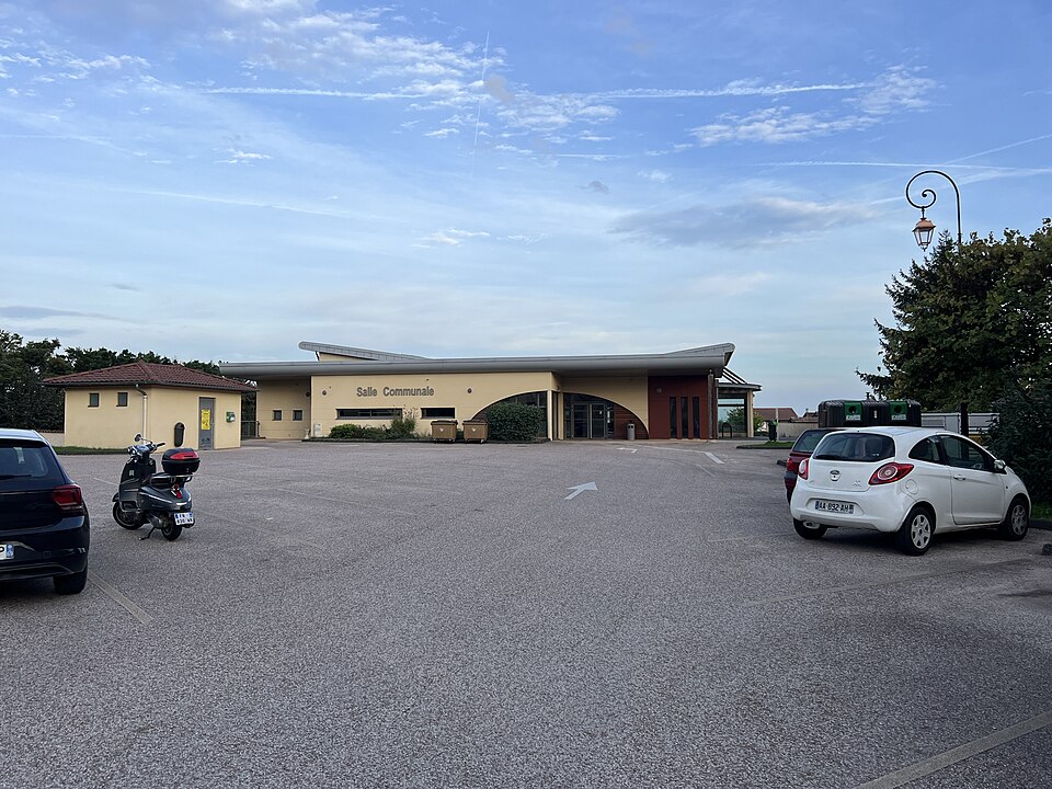 Salle Communale de Saint-Étienne-des-Oullières, Saint-Étienne-des-Oullières