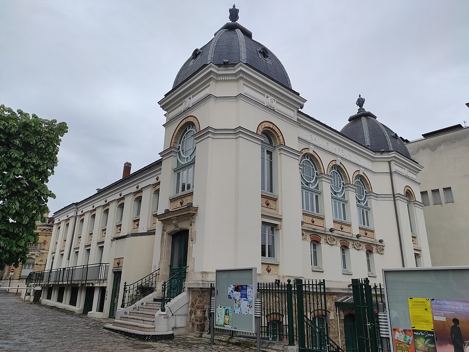 Salle des fêtes de Suresnes, Suresnes