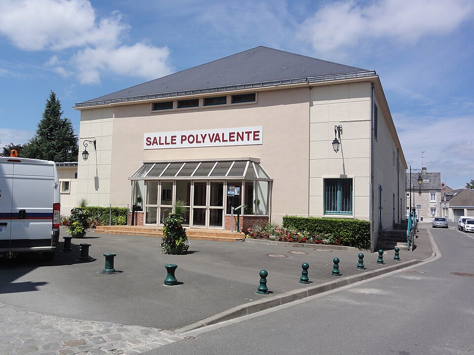 Salle des fêtes de Toury, Toury